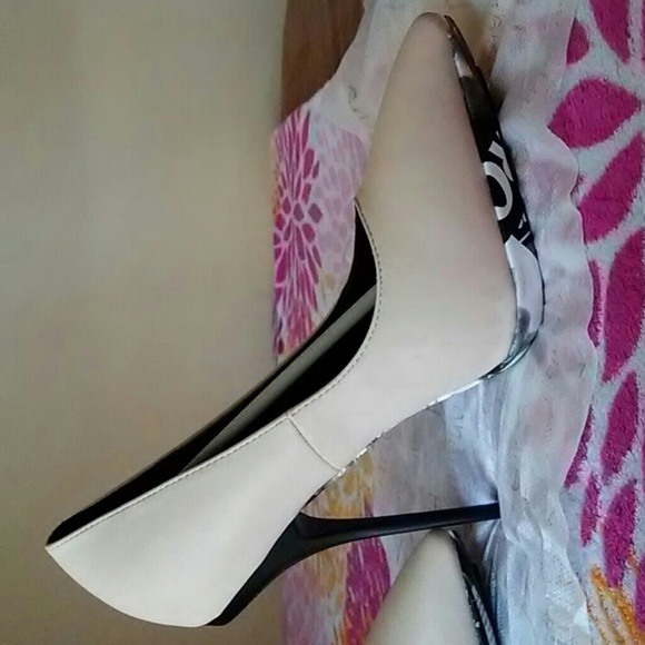 Heels - Picture 7 of 8
